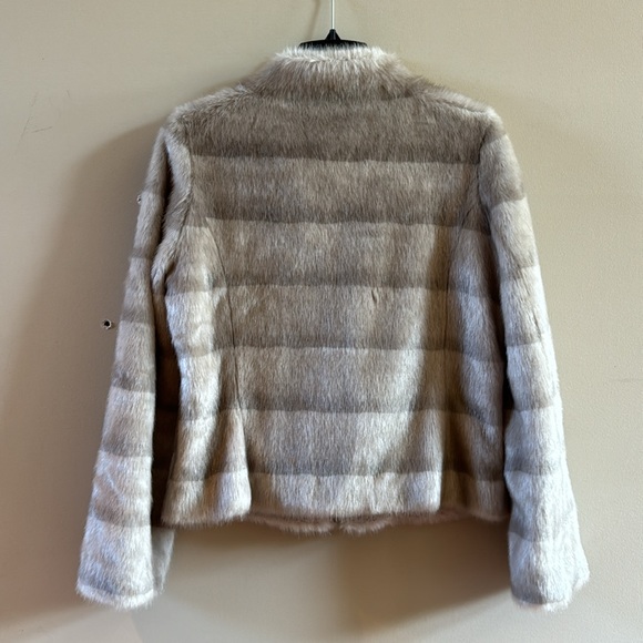 Beautiful faux fur jacket! Worn once! - Picture 4 of 4